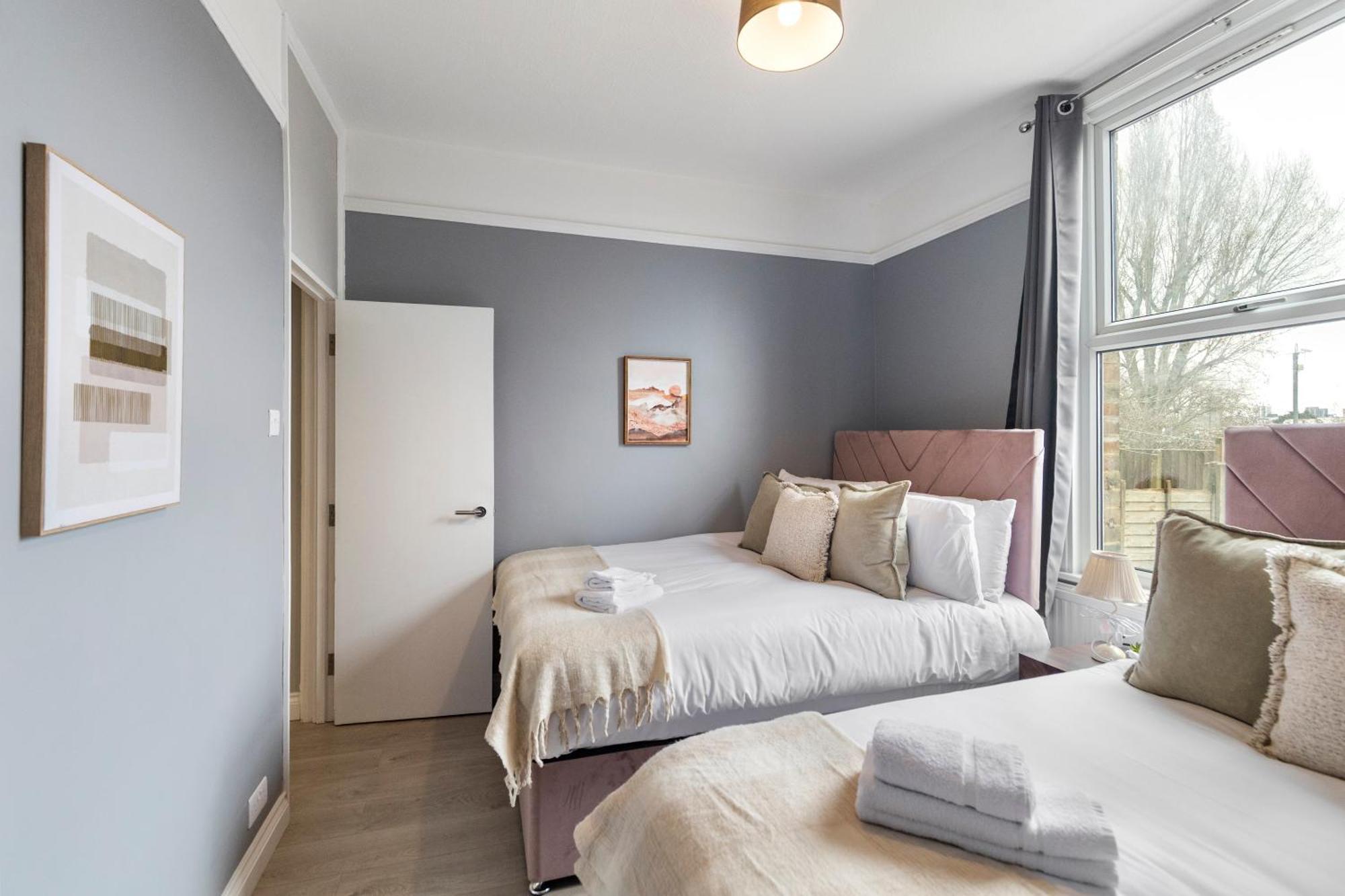 Appartamento Wembley Haven - 2 Bdr - Sleeps 9 Londra