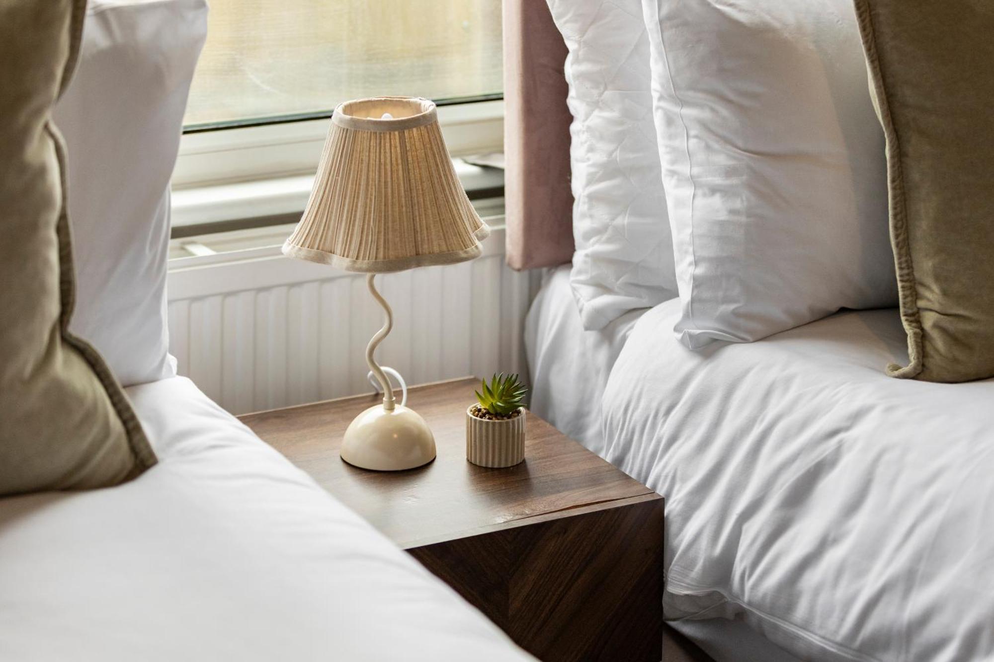 Wembley Haven - 2 Bdr - Sleeps 9 Londra